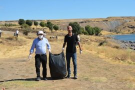 Van Gölü’nün Tatvan Sahilinde 4 Ton Çöp Toplandı