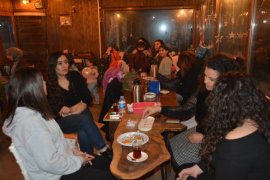 Vangölü Aktivistleri Tatvan’daki Kadınların Gününü Kutladı