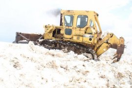 Nemrut Kalderası yolunda karla mücadele çalışması devam ediyor