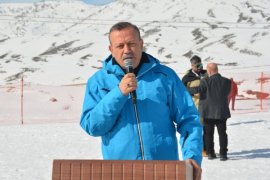 Bitlis Eren Üniversitesi'nde '5. Kar Festivali' Düzenlendi