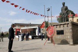 Bitlis’te Zafer Bayramı Törenle Kutlandı