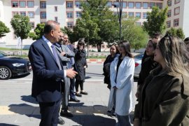 Rektör Elmastaş’tan Yeni Öğrencilere Sıcak Karşılama