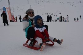 Bitlis'te ‘Kayak Şenliği’ Düzenlendi