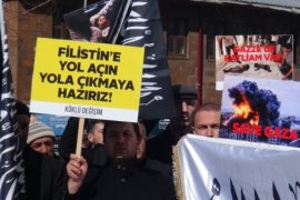 İsrail'in Gazze'ye Yönelik Saldırıları Tatvan'da Protesto Edildi