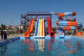 Tatvan’daki Aqua Park havuzlarına ilk su verildi