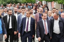 AK Parti Bitlis milletvekili adayları seçim çalışmasına Tatvan’dan başladı