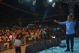 Tatvan Fuarı’nın kapanışı Servet Kocakaya konseriyle gerçekleştirildi