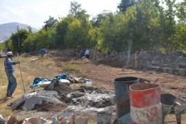 Tatvan’daki mezarlıkların çevre düzeni yapılıyor
