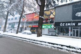 Nisan Ayında Kar Yağışı Etkili Oldu