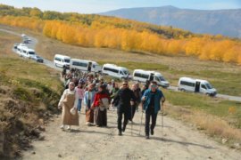 Nemrut Dağı’nda 200 Kişinin Katılımıyla Doğa Yürüyüşü Yapıldı