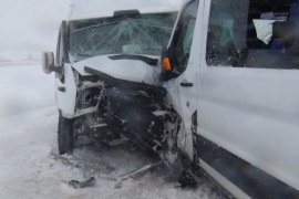 Tatvan - Hizan Yolunda Trafik kazası: 17 Yaralı