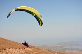İranlı paraşütçüler Bitlis’in güzelliğine hayran kaldı