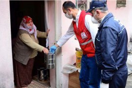 Bitlis Belediyesi sıcak yemek servisiyle yaşlıların gönüllerine dokunuyor