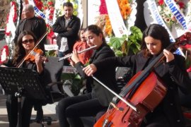 Tatvan’daki Akaryakıt İstasyonu Açılışına Yoğun Katılım