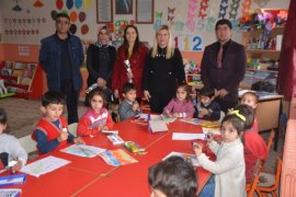 Arzu Özkan, köy okulunu ziyaret etti