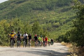 Van Gölü Havzasındaki Güzelliklere Dikkat Çekmek Amacıyla Bisiklet ve Off-Road Turu Düzenlediler
