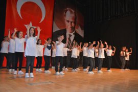 23 Nisan Çocuk Bayramı Tatvan’da Coşkuyla Kutlandı