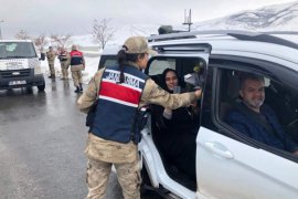 Kadın Astsubaylar, Bitlis'teki kadınların 'Kadınlar Günü'nü kutladı