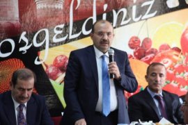 Bitlis milletvekilleri Taşar ile Kiler ve Vali Ustaoğlu, muhtarlarla yemekte bir araya geldi.