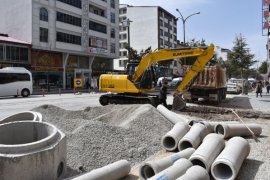 Tatvan’da Cumhuriyet Caddesi’nin 2. Etap Altyapı Çalışmalarına Başlandı