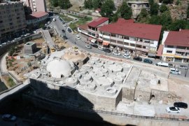 Bitlis’teki Tarihi Mirasların Restore Çalışmaları Sürüyor