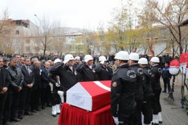 Şehit Polis Memuru, Memleketi Bitlis'te Son Yolculuğuna Uğurlandı