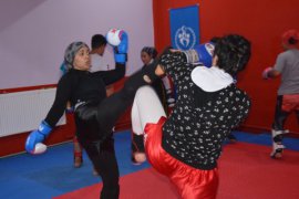 Tatvan’da uluslararası Muaythai kampı düzenlendi