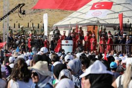 Cumhurbaşkanı Erdoğan, Malazgirt Zaferi Yıldönümü Etkinliklerine Katıldı