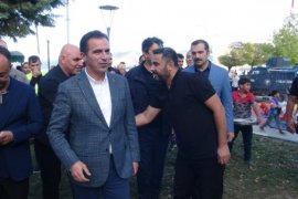 Vali Karakaya Van Gölü Dip Çamuru Temizliği Çalışmalarını İnceledi