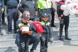 Cumhuriyet Anaokulu Öğrencileri Emniyet Müdürlüğünü Ziyaret Etti