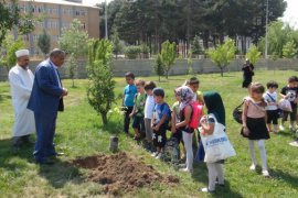 Tatvan’da ‘15 Temmuz’ şehitleri anısına 251 fidan dikildi