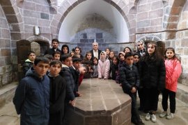 İlimizi Tanıyalım Projesi Kapsamında Bitlis’teki Tarihi Yerler Ziyaret Ediliyor