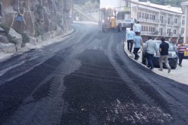 Bitlis Belediyesi Sıcak Asfalt Çalışmaları Devam Ediyor