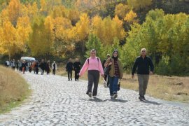 Nemrut Kalderası’nda Öğretmenlere Yönelik Doğada Yürüyüşü Düzenlendi