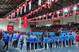 Tatvan’da ‘Gençlik ve Spor Bayramı’ Kutlandı