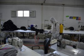 Tatvan'da Tekstil Fabrikaları Dezenfekte Ediliyor