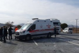 Tatvan’da Trafik Kazası 2 Ölü 6 Yaralı