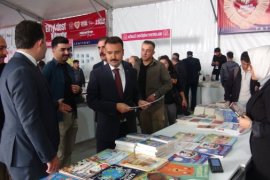 Tatvan’da ‘2. Kitap Fuarı’ Açılışı Yapıldı