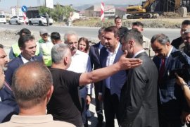 Bakan Uraloğlu Tatvan’daki Karayolu Çalışmalarını İnceledi