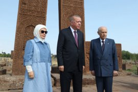 Cumhurbaşkanı Erdoğan, Ahlat’taki Malazgirt Zaferi Kutlamalarına Katıldı