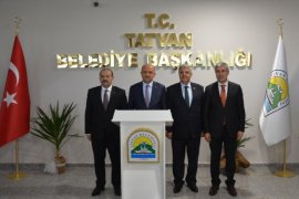 Başbakan Yardımcısı Fikri Işık Tatvan’ı ziyaret etti