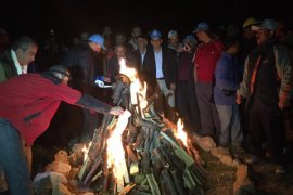 Süphan Dağı’nda demokrasi ateşi yakıldı