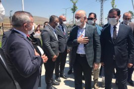 Ulaştırma ve Altyapı Bakanı Adil Karaismailoğlu, Bitlis ve Tatvan’daki projeleri inceledi