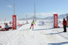 Bitlis’te Kayaklı Koşu Şampiyonası Düzenlendi