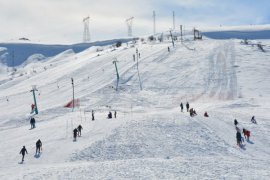 Bitlis’teki Kayak Merkezlerine Yoğun İlgi