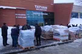 Deprem Bölgesine 27 Tır Yardım Gönderen Tatvan’a 400 Depremzede Aile Yerleşti