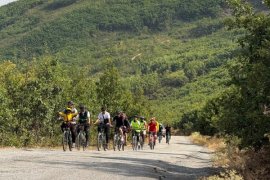 Van Gölü Havzasındaki Güzelliklere Dikkat Çekmek Amacıyla Bisiklet ve Off-Road Turu Düzenlediler