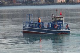 Van Gölü’nün Yüzey Temizliğine Başlandı