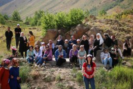 Bitlis Belediyesi Nemrut'ta Tiyatro ve Müzik Etkinliği Düzenledi