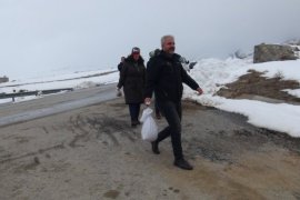 Yabani Hayvanlar ve Kuşlar İçin Doğaya Yiyecek Bırakıldı